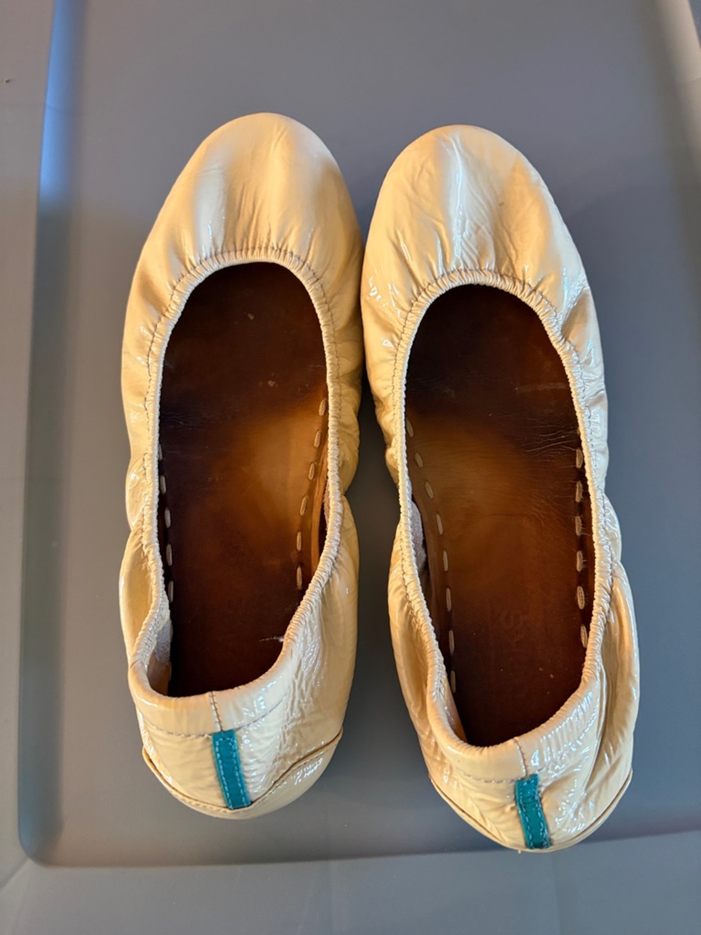 Patent leather tieks ballet flats